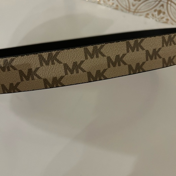 Michael Kors Signature Black and Gold Belt Reversible - Picture 2 of 5